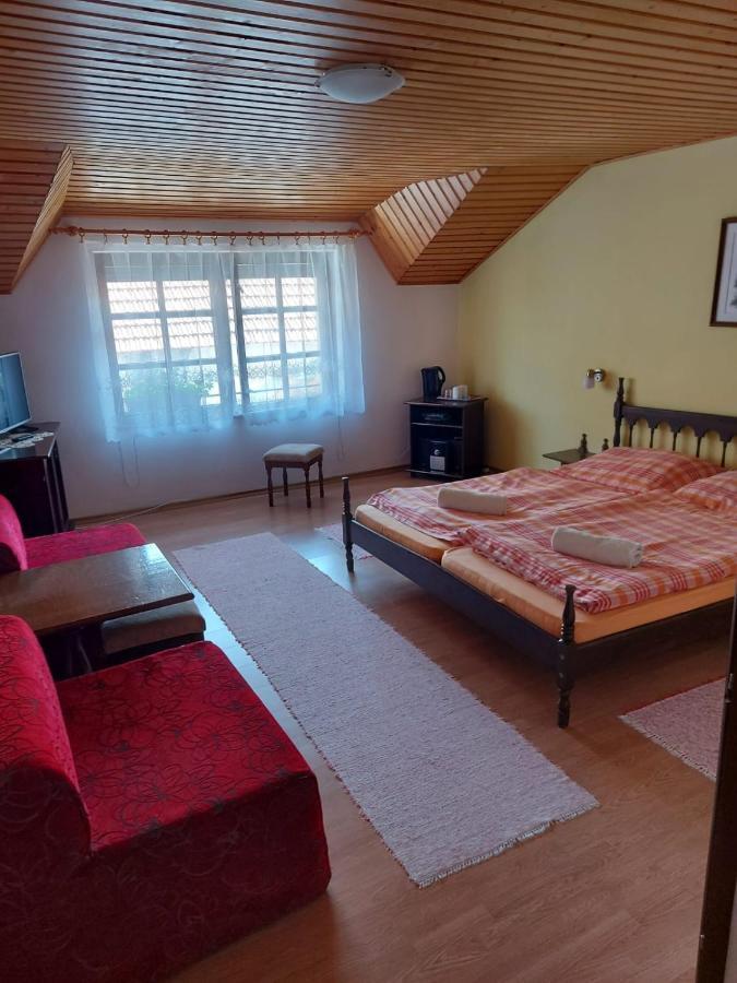 Penzion Spissky Dvor Smižany Buitenkant foto